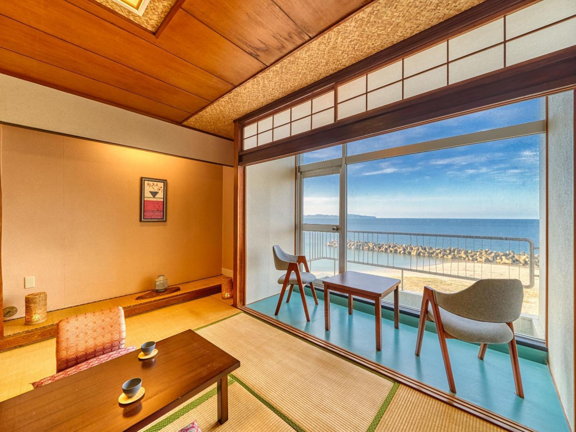Ryokan Ooedo Onsen Monogatari Kaike 3*